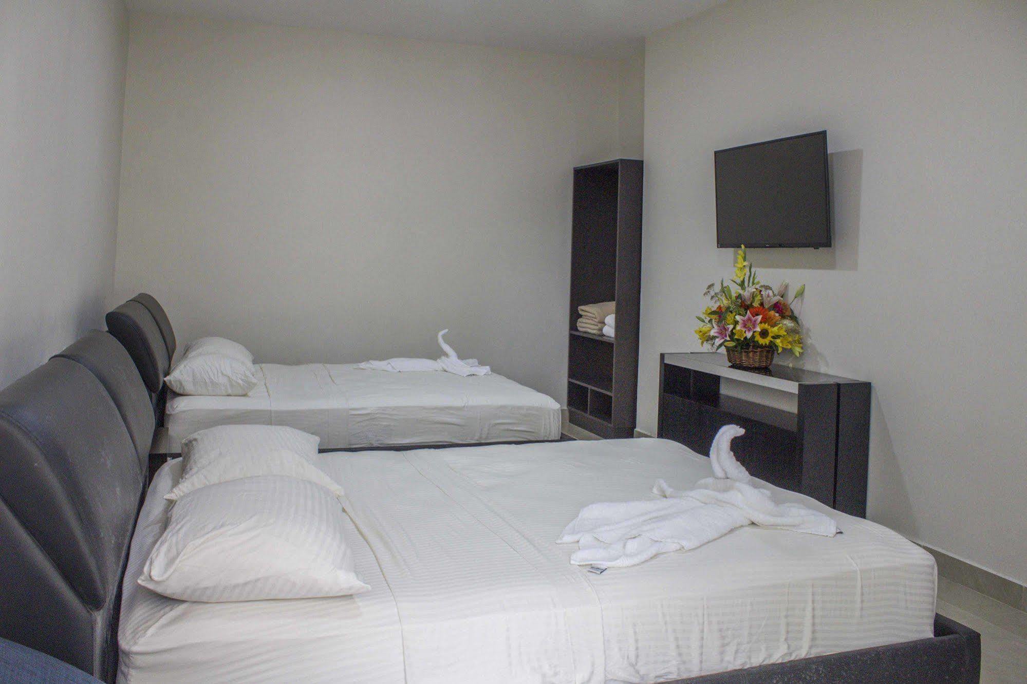 Hotel Pz Country Club & Conference Center San Isidro De El General Exterior photo